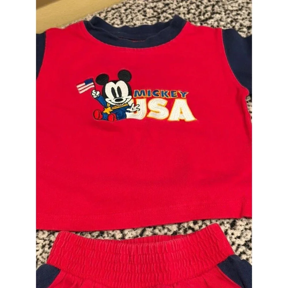Vintage Disney store outfit  shorts and t shirt
